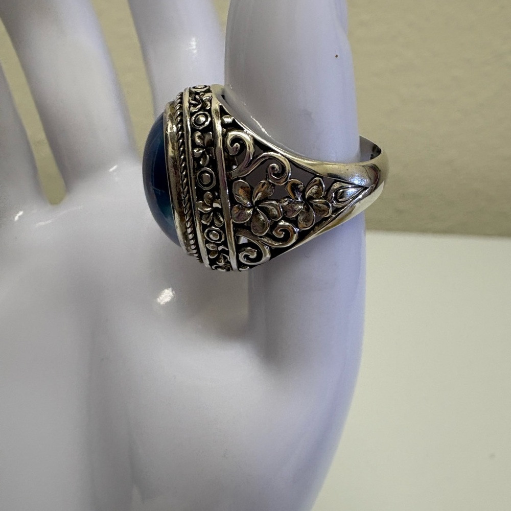 Elegant Silver and Mabe Blue Pearl Ring - Picture 3 of 8